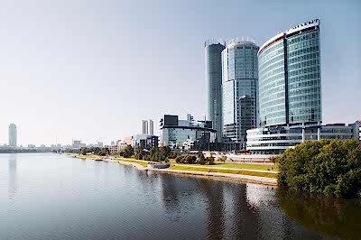 Вид с Макаровского моста на Алматы